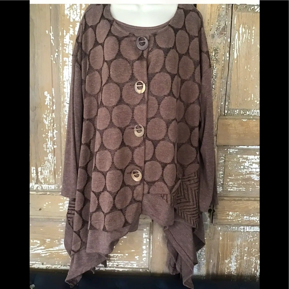 NWT C FAIT POUR VOUS 2 pc laganlook top sz L sharkbite hem unique twin set